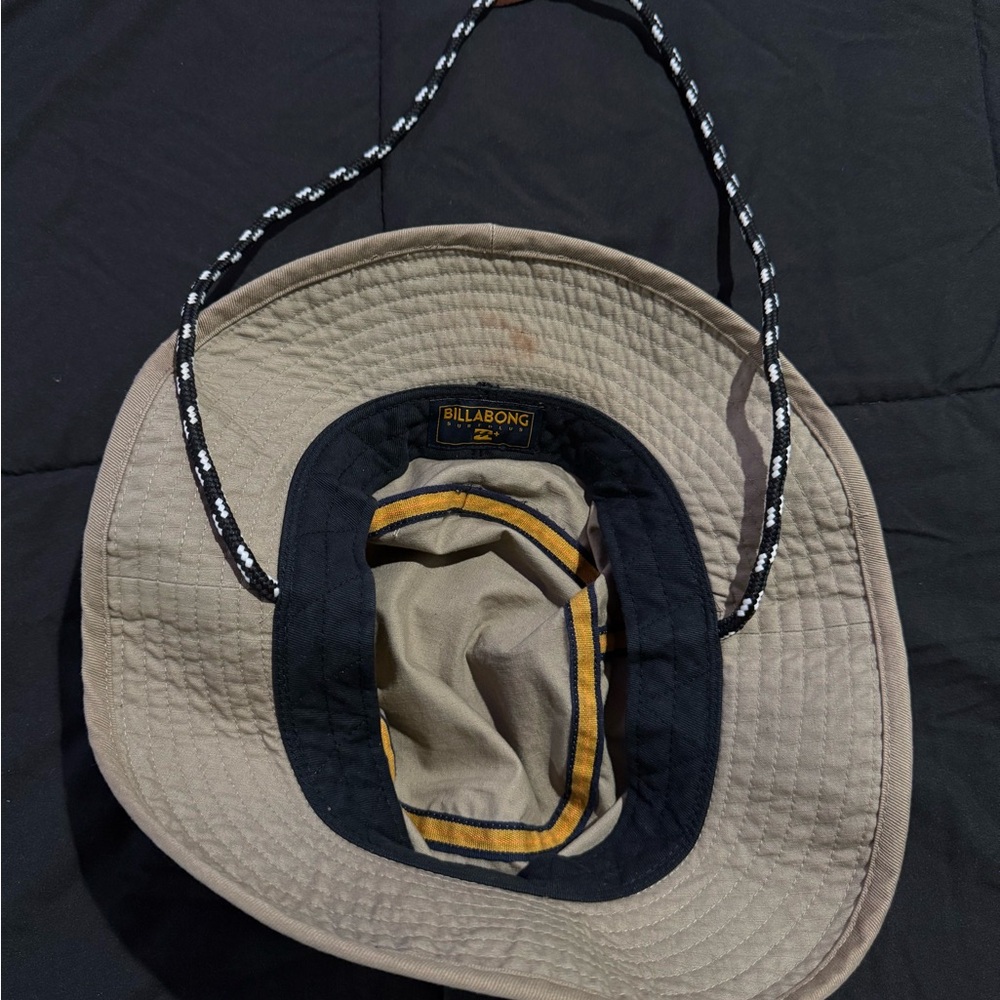 Billabong bucket hat used - Picture 3 of 3